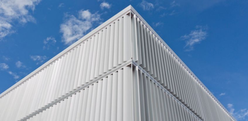 celosias blancas edficio exterior